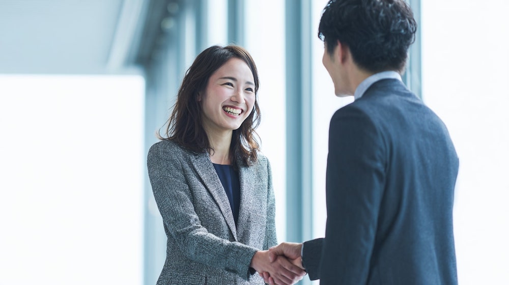 採用コストを50%削減した事例も!求人広告に頼らない、神戸の中小企業が実践すべきダイレクトリクルーティングとは?